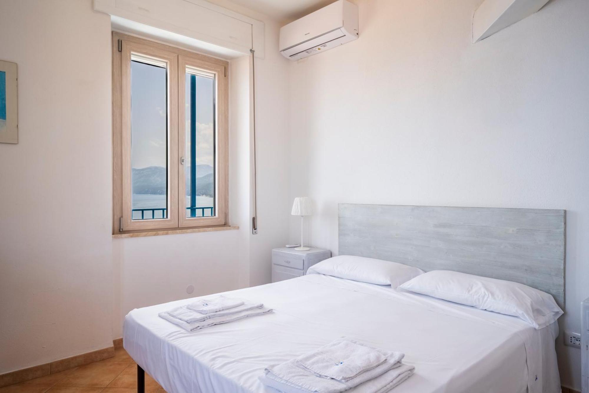 Seaview House Cala Gonone Apartment Bagian luar foto